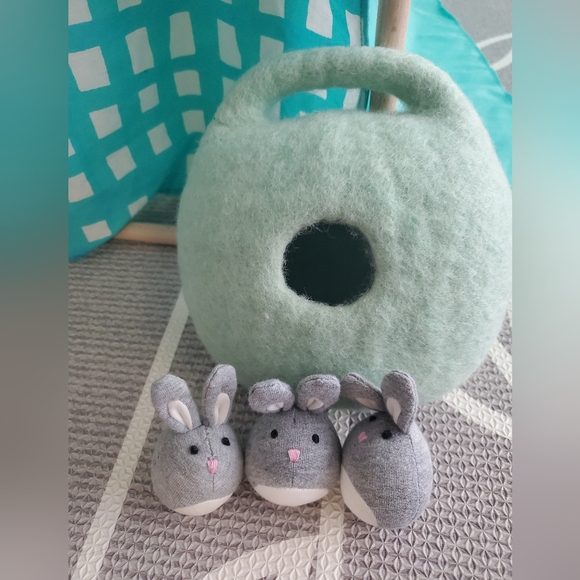 Lovevery bunnies in a burrow - Picture 1 of 3